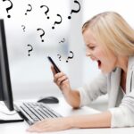 zdjęcie wściekłej kobiety krzyczącej na telefon