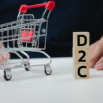 Symbol kostki drewnianej D2C bezpośrednio do konsumenta na stole