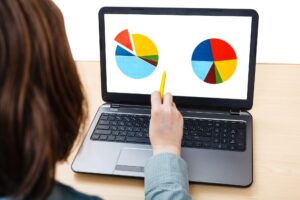 Czym różni się wymiar od metryki w Google Analytics?