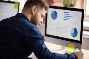 Błędy instalacji Google Analytics – jak ich unikać i poprawnie ustawiać UTM-y?