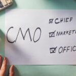 Akronim CMO Chief Marketing Officer (główny dyrektor ds. marketingu)