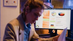 UX i web analytics – jak połączyć doświadczenie użytkownika z danymi?