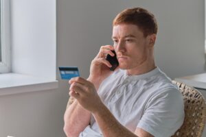 Błąd walidacji numeru telefonu w checkout – jak naprawić problem i nie tracić klientów?