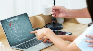Booking.com i optymalizacja konwersji – jakie lekcje warto przenieść do e-commerce?
