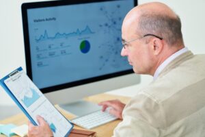 Google Analytics API – jak pobierać dane automatycznie i budować raporty?